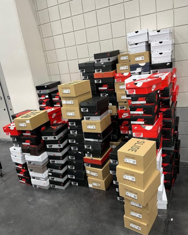 7825.jpg Authentic Nike shoes