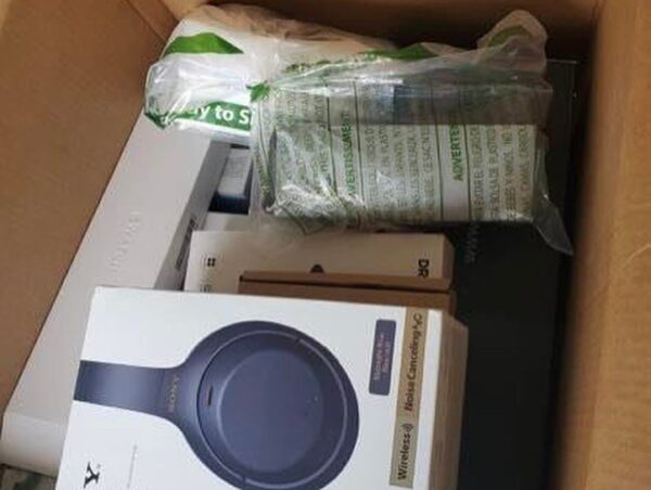 9832.jpg Amazon mystery box pallets