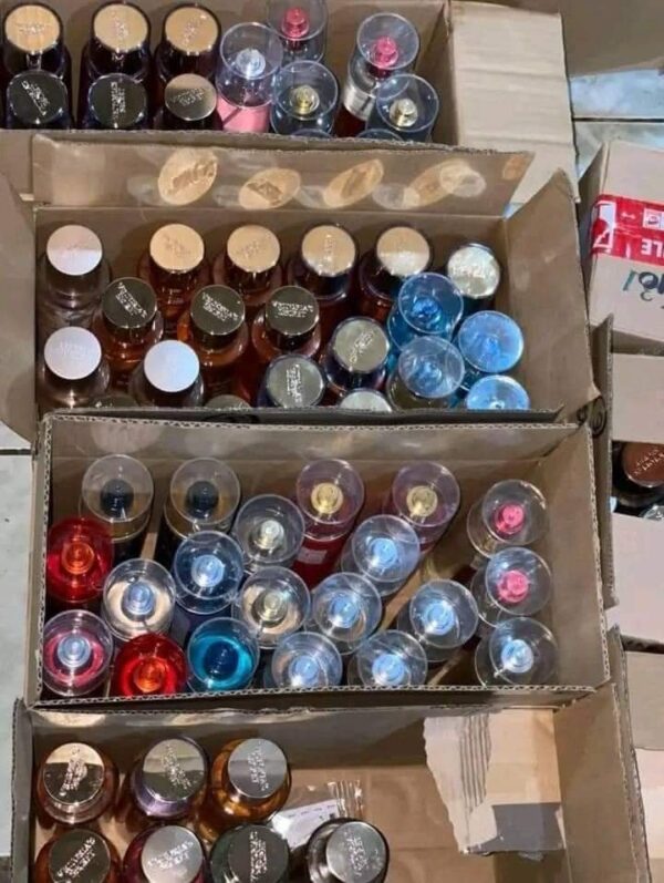 62862.jpg Assorted perfumes