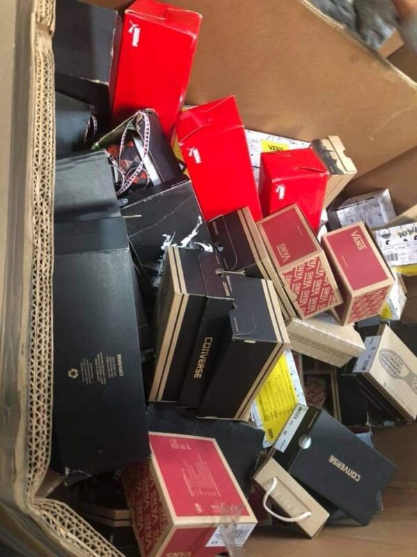 1000008579.jpg JOURNEYS SHOES pallet